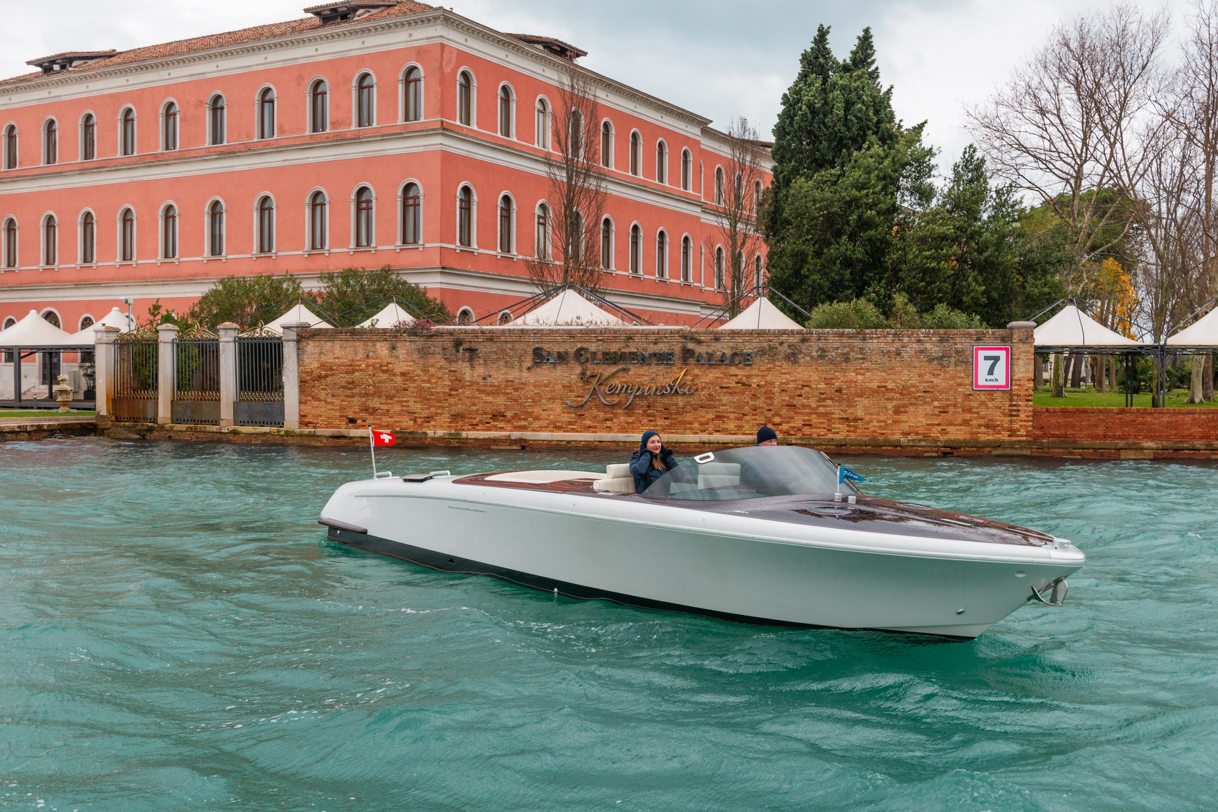 2011 RIVA 33' AQUARIVA MARC NEWSON 